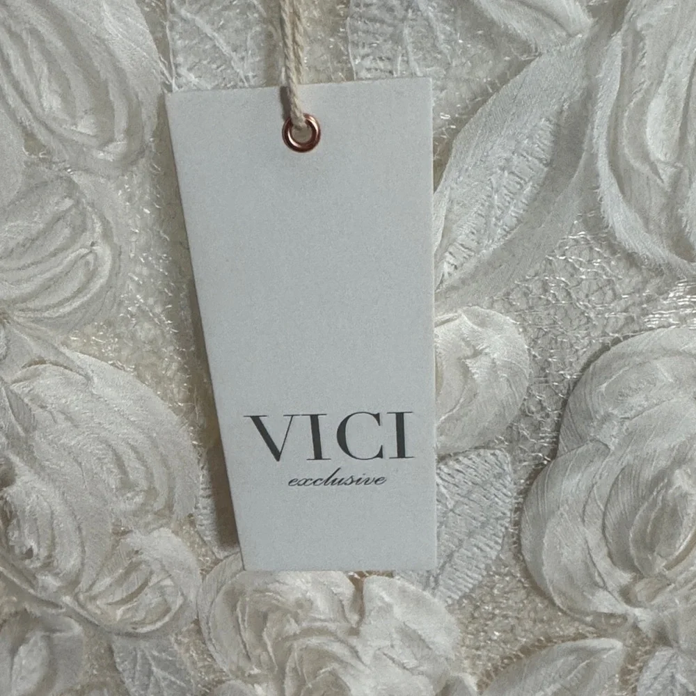 Vici Cream Floral Lace Dress - Picture 4 of 4